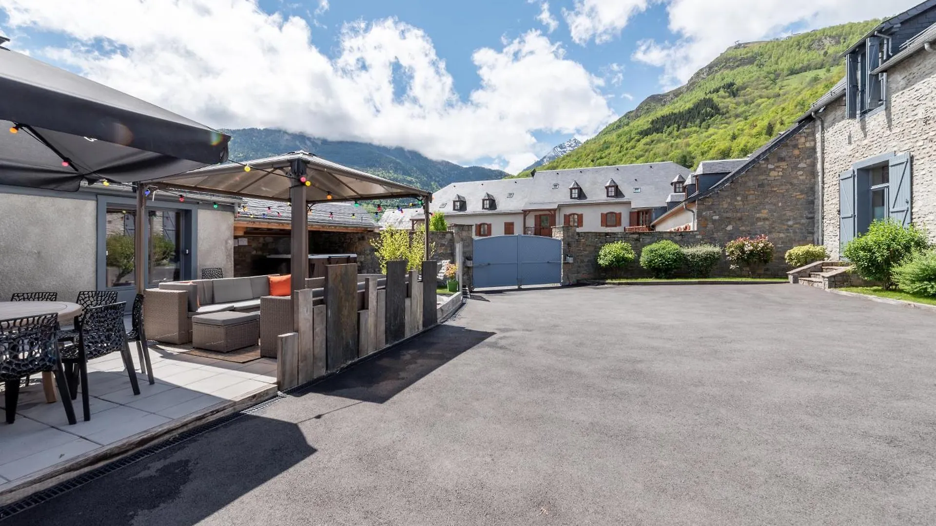 Kasalilou, Grand Gite De Prestige St Lary Vignec 0*,  France